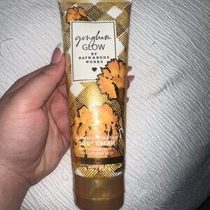 bath and body gingham glow